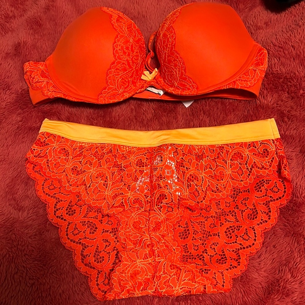 Victorias Secret Body By Victoria Bra set